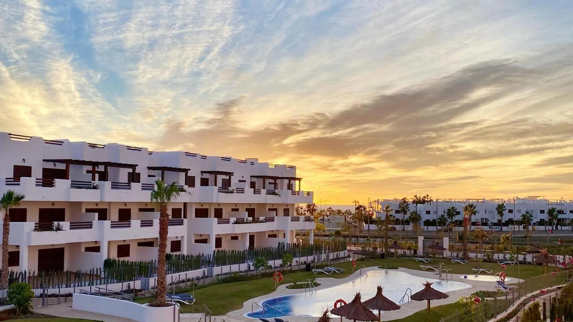 Apartamento Moderno Cerca De La Playa, Aire Acondicionado, 2 Dormitorios, Jardin Comun - Es-376-18 Pulpi